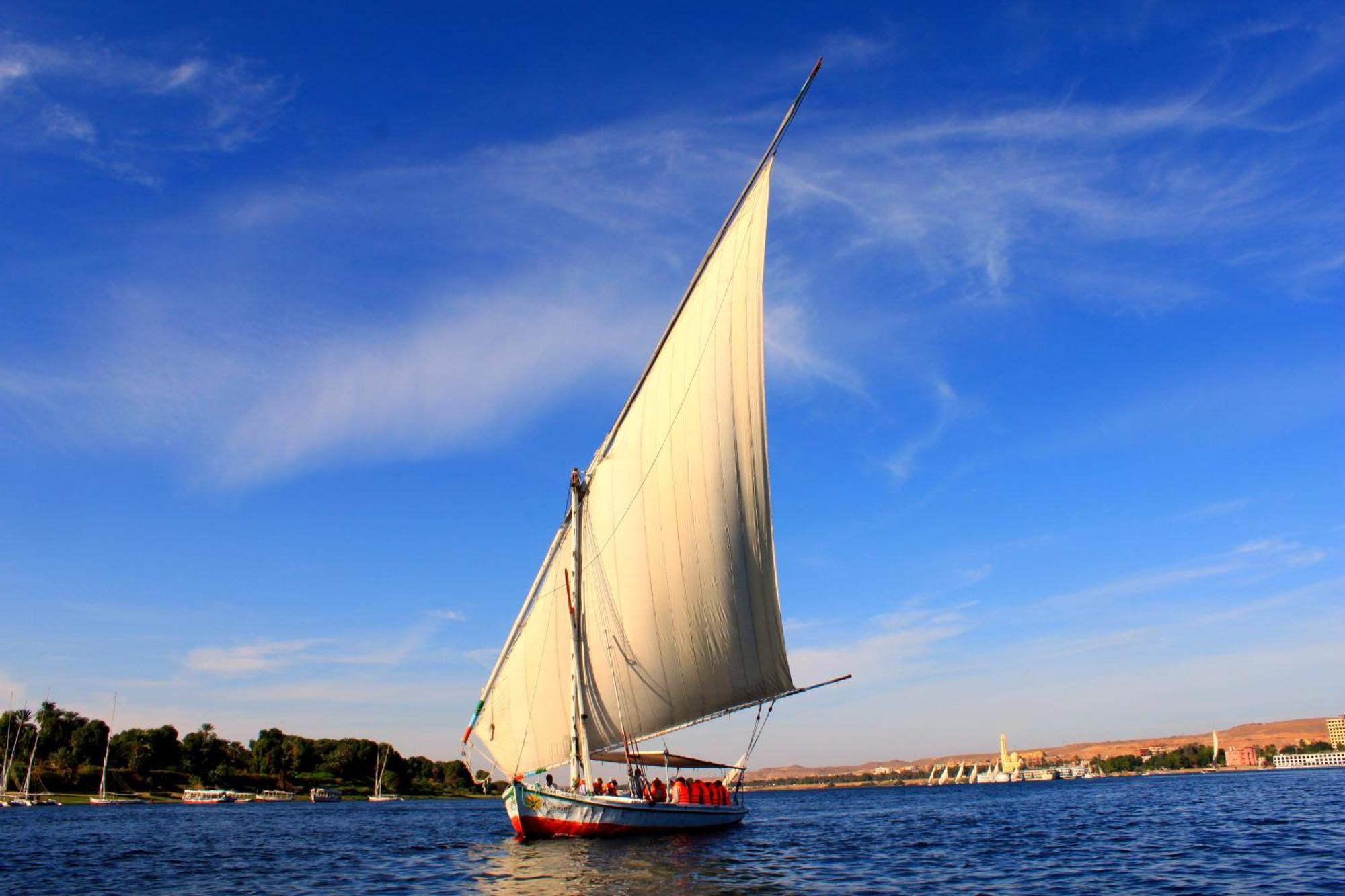 Moevenpick Royal Lily Nile Cruise, Every Monday Four Nights From Luxor, Every Friday Three Nights From Aswan - Including Excursions & Sightseeing Buitenkant foto