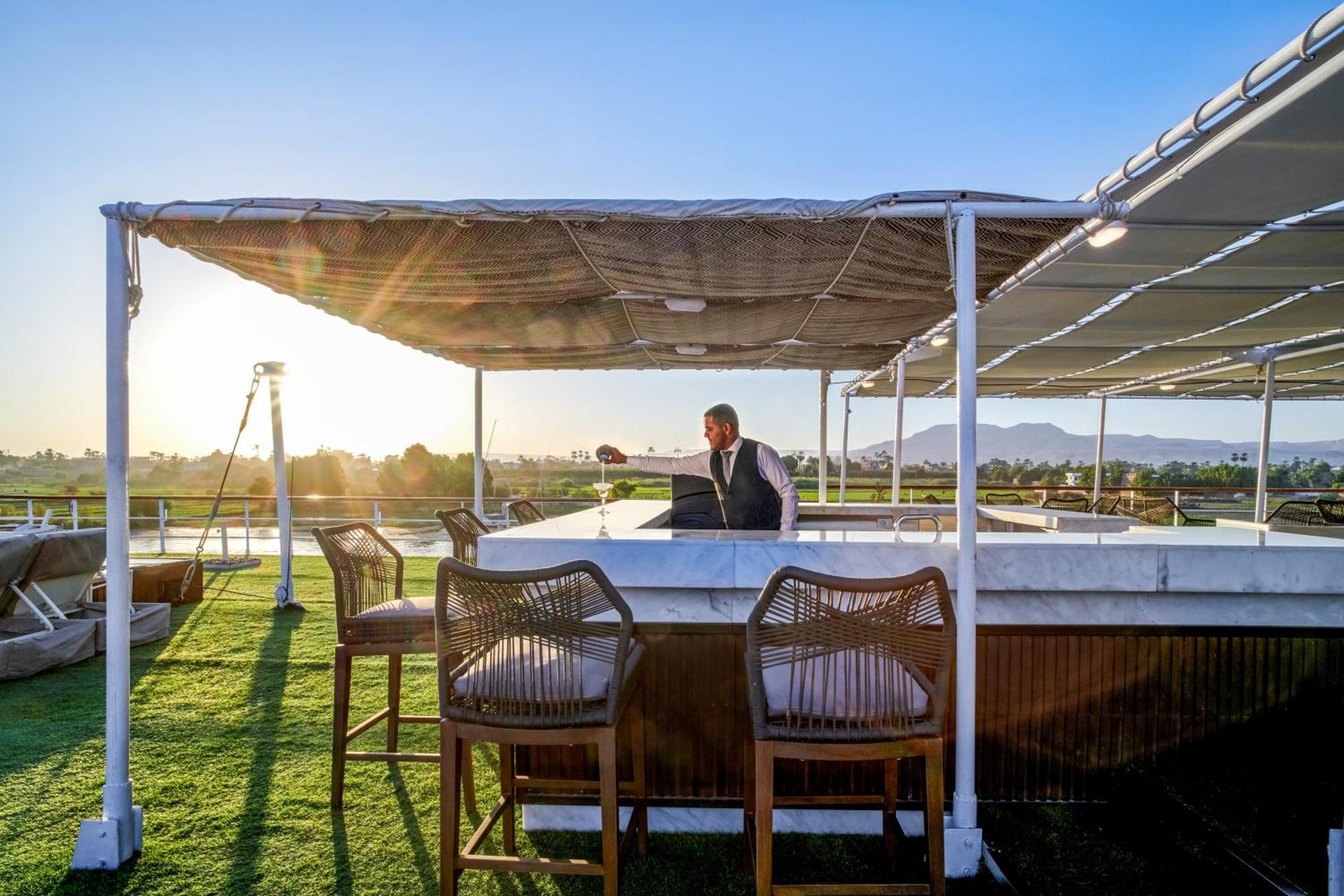 Moevenpick Royal Lily Nile Cruise, Every Monday Four Nights From Luxor, Every Friday Three Nights From Aswan - Including Excursions & Sightseeing Buitenkant foto