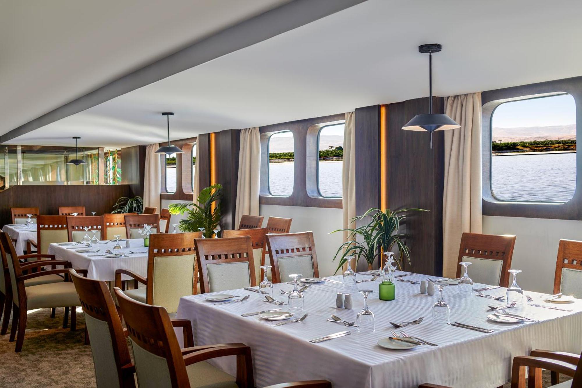 Moevenpick Royal Lily Nile Cruise, Every Monday Four Nights From Luxor, Every Friday Three Nights From Aswan - Including Excursions & Sightseeing Buitenkant foto